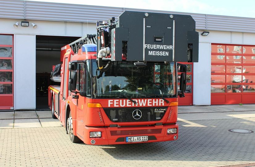 Beim Tag der offenen Tür ist auch die neue Drehleiter der Feuerwehr zu bewundern.