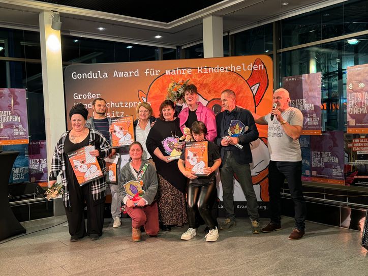 Alle Nominierten für den Gondula Award 2024 durften sich über eine finanzielle Unterstützung
freuen, denn durch Partner und Untersützer kamen rund 16.000 Euro Spendengelder
zustande.