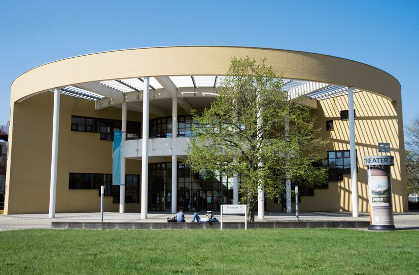 Die Veranstaltungen der »SeniorenAkademie« finden jeweils mittwochs um 14.30 Uhr im großen Hörsaal des Konrad-Zuse-Medienzentrums auf dem Senftenberger Campus der BTU statt.
