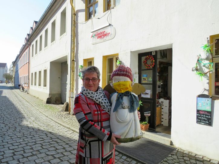 Beate Möller von »Kräuter Meyer« wurde kreativ und hat in Zeiten von Corona und Maskenschutz auch einen Onlineshop ins Leben gerufen. Foto: Silke Richter