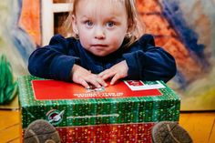Rugile ist erst zwei Jahre alt und bekam 2017 ihr erstes Schuhkarton-Geschenk in Litauen. Foto: David Vogt