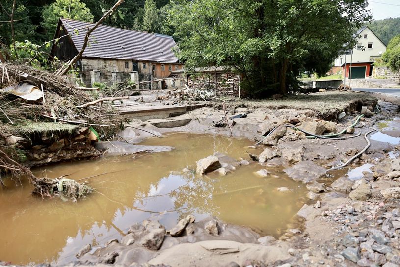 Zerstörung in Krippen. Der Ort war zeitweise von der Außenwelt abgeschnitten. Foto: Marko Förster