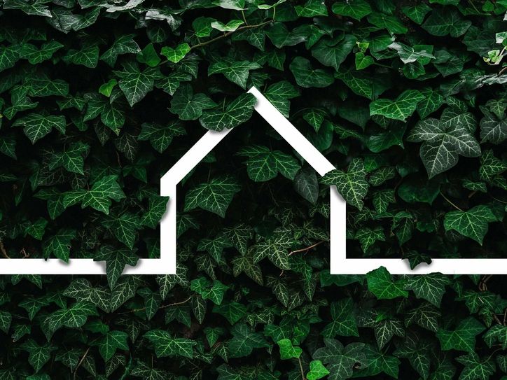 Auch beim Bauen sollten Klimaschutz, Nachhaltigkeit der Baumaterialien sowie Ressourcen- und Energieeinsparung bedacht werden.