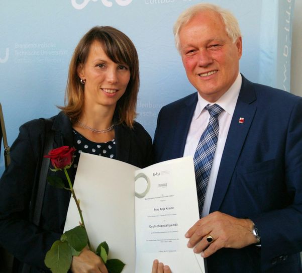 Anja Krautz erhielt das Stipendium des SPD-Bundestagsabgeordneten Ulrich Freese. Foto: Michael Heger