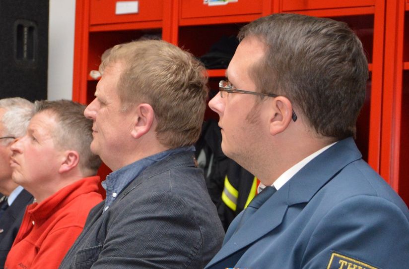 Die Zusammenarbeit der Einrichtungen des Rettungswesens wird auch in 2016 wichtig. v.r.n.l: Michael Merke vom THW, Peter Marschner, Leiter der DRK-Rettungswache und André Wagner von der DRK-Rettungshundestaffel waren Gäste bei der Jahreshauptversammlung der Freiwilligen Feuerwehr Finsterwalde.