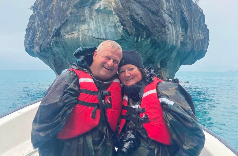 Frank und Gabi Wagner: Bootsfahrt im Regen.