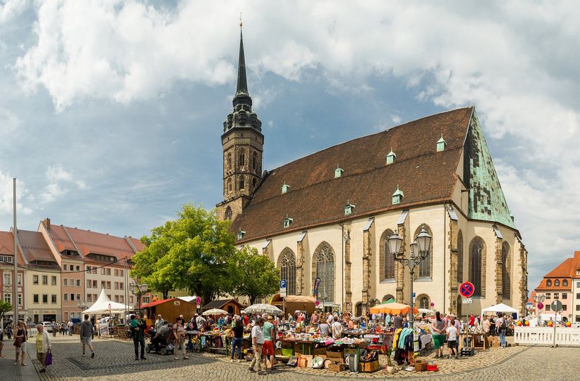 Auf dem Fleischmarkt kann zum Bautzener Frühling wieder getrödelt werden.