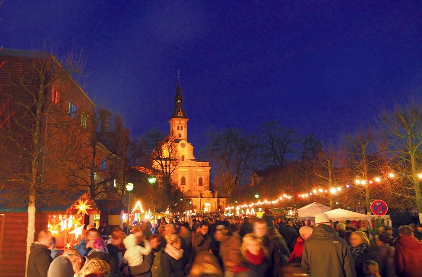 Die festliche Stimmung rund ums Kloster zieht jedes Jahr zahlreiche Besucher an.