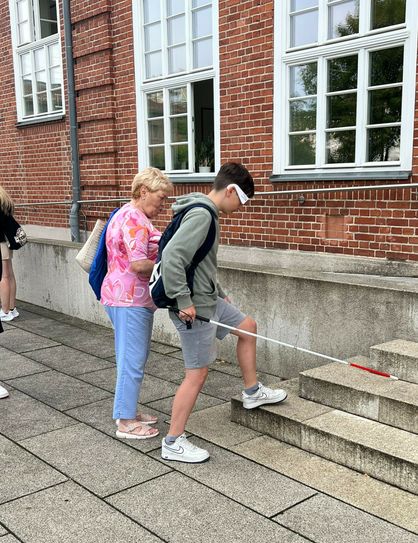 Workshops und Begegnungen zwischen Schülern sowie Senioren.