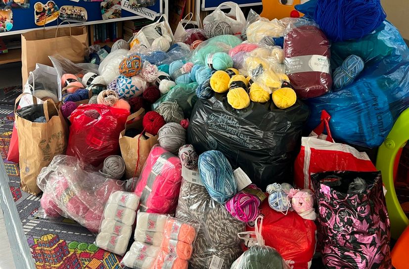 Reichlich Wolle fürs SpinnNetz:  Das Foto zeigt nur einen Teil der eingegangenen Spenden.