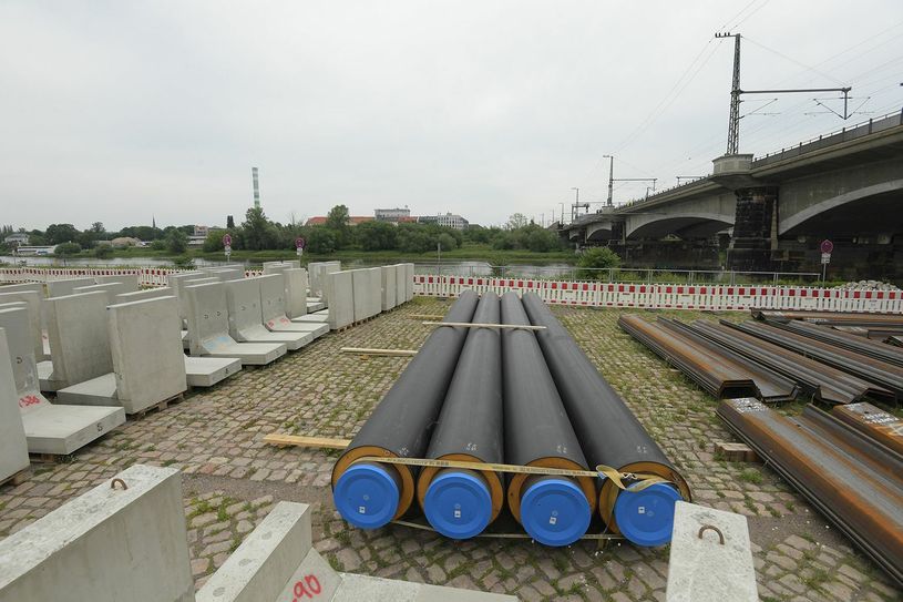 Alles bereit, es kann logehen mit der Untertunnelung Foto: Wolf