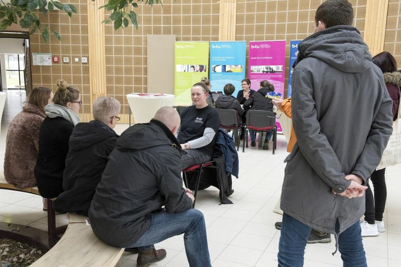 Stark nachgefragte Beratungsangebote im Rahmen des Studieninformationstages »Einblicke« 2018. Foto: BTU