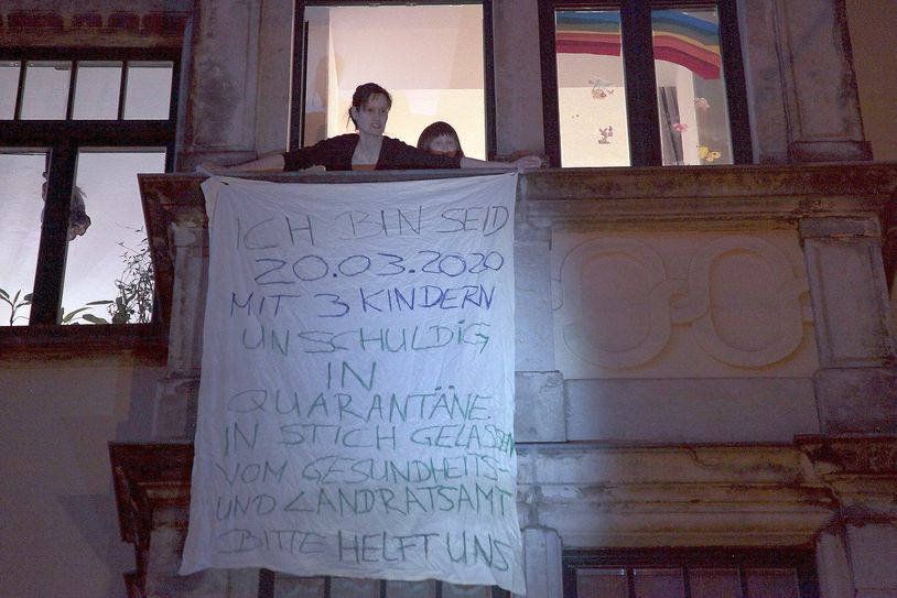 Auf Bettlaken geschriebener Hilferuf von Fanny W. vom 7. April. Foto: D. Förster