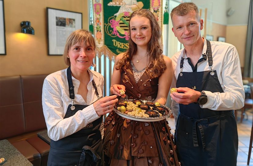 Hannah Jacob ist das 4. Dresdner Schokoladenmädchen. Ihr Motto: »Das Leben ist kurz- zuerst das Dessert genießen.« Kathrin und Gregor Wippler bescheinigen ihr - sie wird mit Leidenschaft Konditorin.