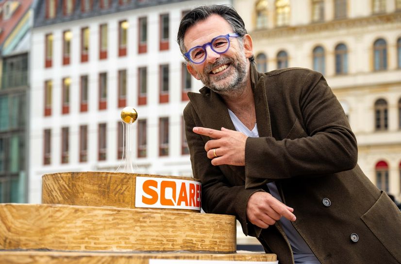 Die erste »Goldene Sphäre« hat Niclas Castello kürzlich in Dresden vorgestellt.