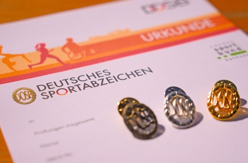Das Deutsche Sportabzeichen ist die höchste breitensportliche Auszeichnung des Deutschen Olympischen Sportbundes außerhalb des Wettkampfsportes und steht als Leistungsabzeichen für überdurchschnittliche Fitness und Vielseitigkeitsleistungen.