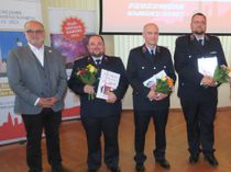 Dem Wehrleiter Steffen Geisendorf, seinem Stellvertreter Maik Schwarz und dem Jugendwart Stephan Zahour wurde von Oberbürgermeister Roland Dantz für die geleistete Tätigkeit im Ehrenamt gedankt. (v.r.n.l.).