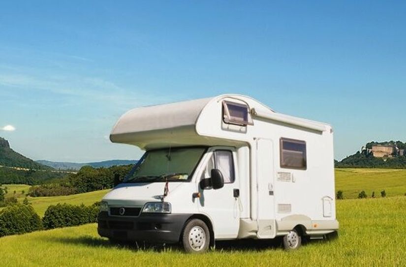 Caravanstellplätze im Landschaftsschutzgebiet? Eine Struppener Bürgerinitiative möchte dies verhindern. Die grüne Fläche im lila gerahmten Gebiet markiert die Erweiterung.
