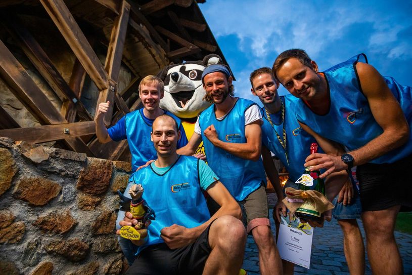 Das Team der Malermeister Zschorlich GmbH gewann die Krabatlauf-Premiere im vergangenen Jahr. Wer 2021 an den Start gehen möchte, kann sich jetzt bereits anmelden. Foto: SC/Gernot Menzel