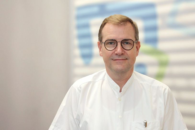 Chefarzt Dr. med. Thomas-Peter Ranke erhält Ermächtigung zur ambulanten Behandlung orthopädischer Problemfälle. Foto: LSK/Gernot Schweitzer