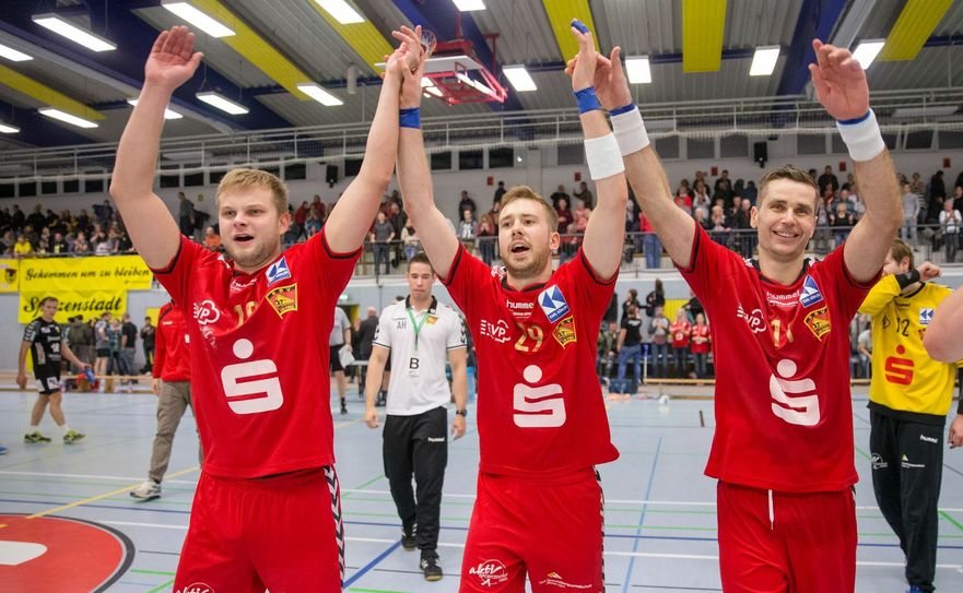 Franz Meinelt, Philipp Gildemeister und Dusan Milicevic (v. li.) hatten allen Grund zum Jubeln.   Foto: M. Förster