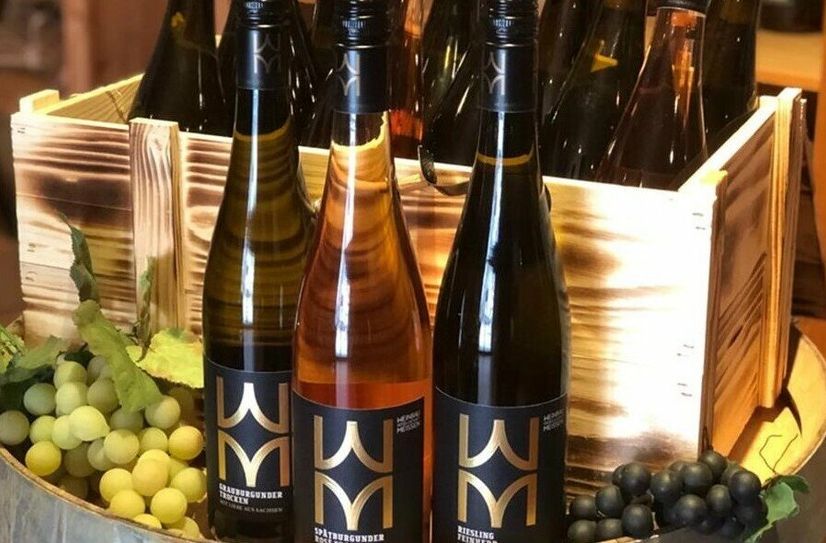Weinbaugesellschaft zu Gast auf dem Meißner Marktplatz.