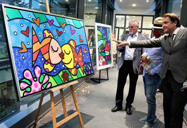 Die Kunstwerke wollten genau ergründet werden. Foto:cjw