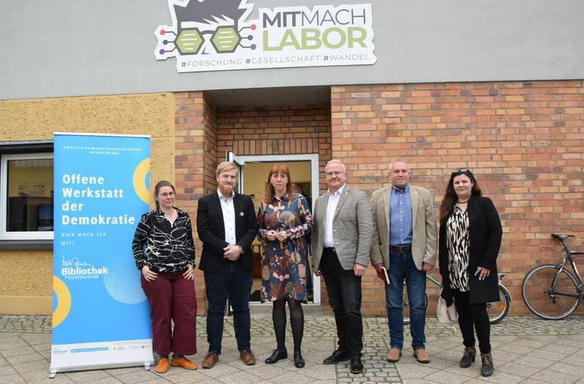 Julia Kieschnick, Sebastian Schindler, die Staatsministerin Katja Meier, OB Torsten Ruban-Zeh, Christian Hoffmann und Doreen Schwietzer haben an der Veranstaltung teilgenommen.