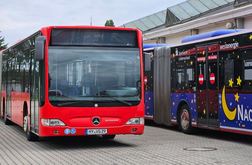 Zwei »neue« Busse auf dem Betriebshof der VGH.