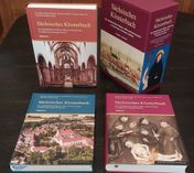 Die reich bebilderten Bände im Schmuckschuber sind optisch eine Augenweide und vom Inhalt her schwergewichtig.