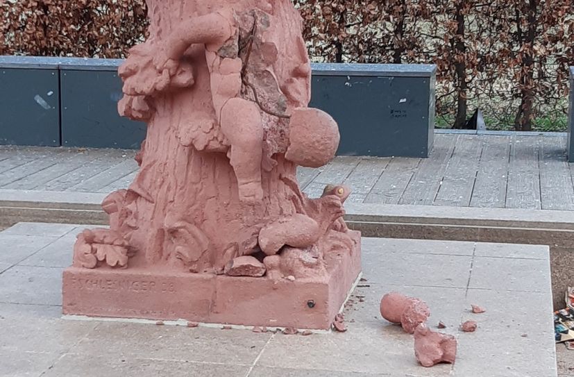 Auch am Storchenbrunnen wurde gewütet.