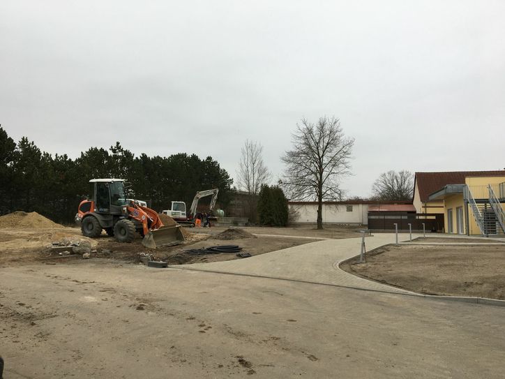 Das Betreute Wohnen „Zum Heideberg“ in Kollm wurde im Februar eröffnet. Am Außenbereich wird noch gearbeitet. Foto: T. Keil