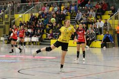 Jasmin Eckart beim Strafwurf