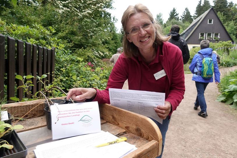 Es geht nicht einmal um viel Geld: 16.000 Euro bekam die Anlage ursprünglich vom Kulturraum. 2019 gibts nichts mehr. Gartenleiterin Annette Zimmermann kämpft für den Erhalt und bekommt Verstärkung aus dem  Altenberger Rathaus. 	                            Foto: Daniel Förster