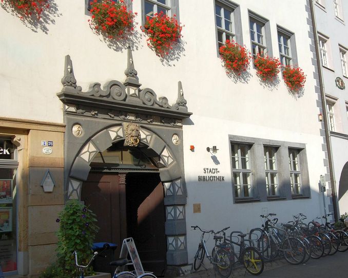 Die StadtBibliothek Pirna öffnet seit 4. Mai wieder ihre Pforten. Foto: A. Schramm