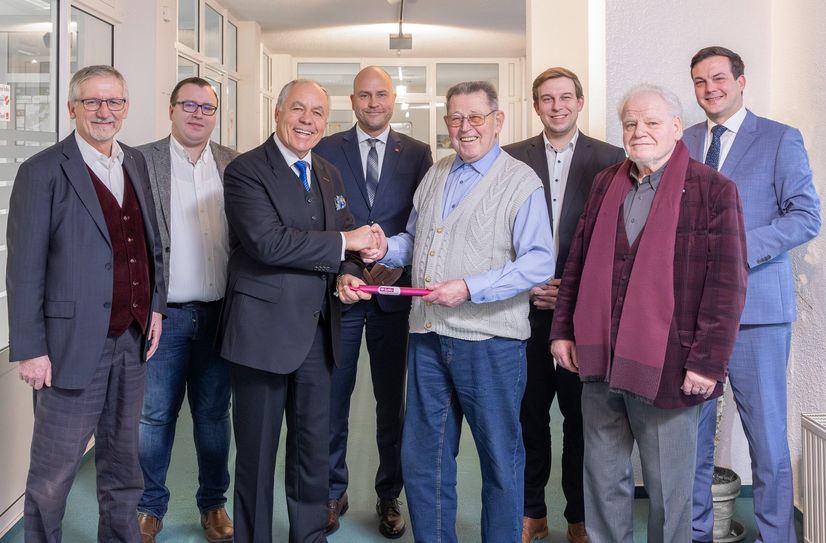Staffelstab-Übergabe im neuen GuWo-Aufsichtsrat: Gottfried Hain, Manuel Pießnack, Prof. Dr. Torsten Kunze, Daniel Münschke, Gerhard Lehmann, Björn Konetzke, Konstantin Benardos und Dr. Martin Reiher (v.l.).