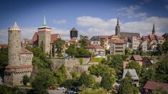 Wie viel kostet eine gehobene Wohnung in der Altstadt oder wie günstig ist Wohnraum auf Standard-Niveau? Der Bautzener Mitspiegel gibt Auskunft über die aktuellen Preise.
