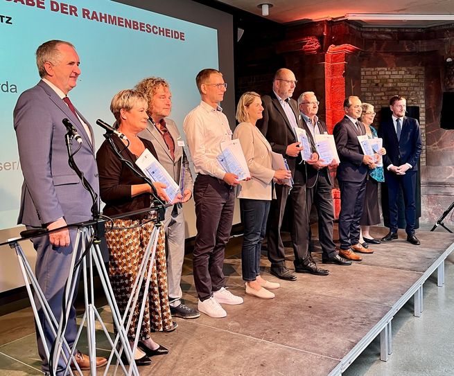Übergabe der Fördermittelbescheide im Jugendzentrum »Jugendkirche Dresden«.  Foto: pm