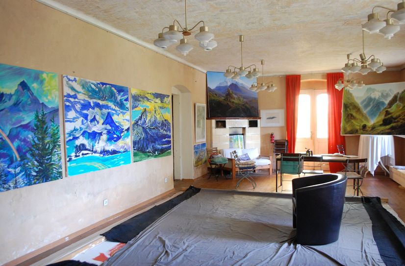 Ausstellungsraum zur Schau "Der Watzmann" im Wehlener Schützenhaus.