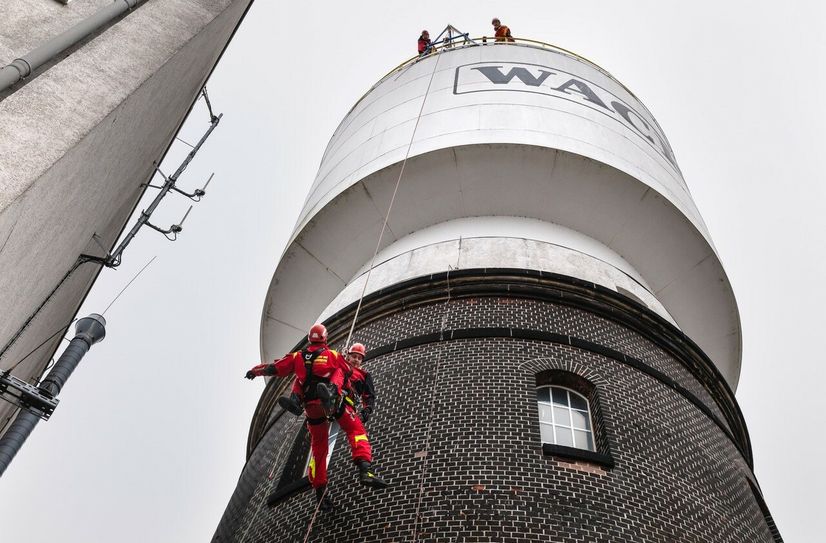 Abseilen vom 26 Meter hohen Wasserturm.