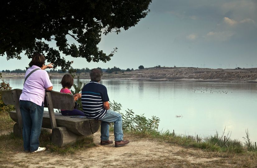 Am Schlabendorfer See kann man »Naturgewalten« erleben: Romantische Sonnenuntergänge, vom Wind aufgewirbelte Sandwolken oder eine von Gänsegeschnatter erfüllte Luft.