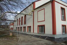 Derzeit laufen die Arbeiten am neuen Gemeindezentrum auf Hochtouren. Im Sommer will hier die Gemeindeverwaltung einziehen. Platz gibt es auch für Feuerwehr und Vereine.                        Foto: Rainer Könen