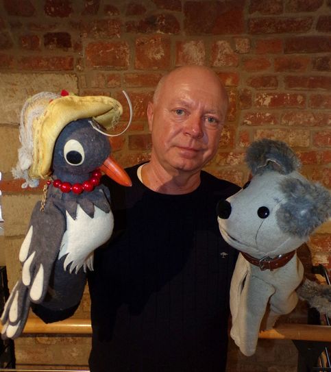 Andreas Fülfe (64) – Sohn von Heinz Fülfe – mit Struppi und Frau Elster. Foto: Jancke