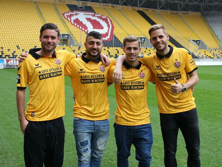 V.l. Niklas Kreuzer, Aias Aosman, Sinan Tekerci und Justin Eilers im Sondertrikot der SGD (Foto: PR/Dynamo Dresden)