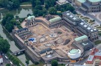 Der Umfang der Baustelle im Zwingerhof weitet sich immer weiter aus.
