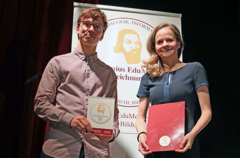 Dr. Claudia Börner und Lukas Flagmeier bei der Preisverleihung.