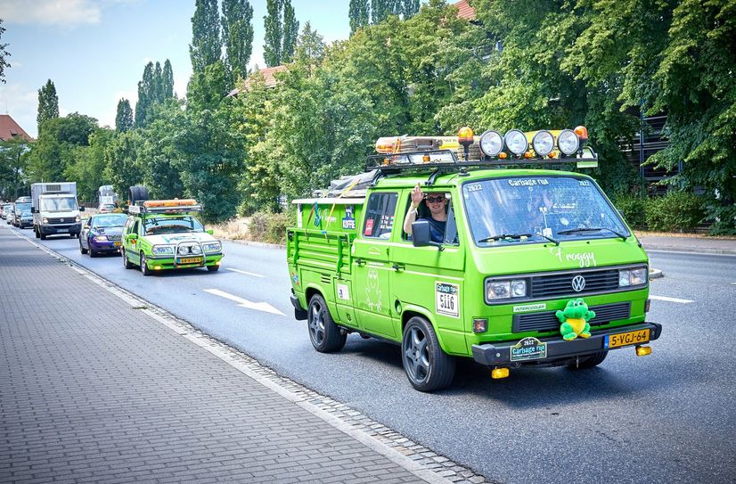 »Müll-Autos« auf der B172 in Pirna fahren in Richtung Tschechien.