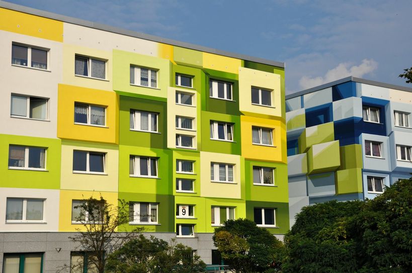 Fassadengestaltung in der Fischreiherstraße 1 - 13 in Senftenberg. Foto: KWG