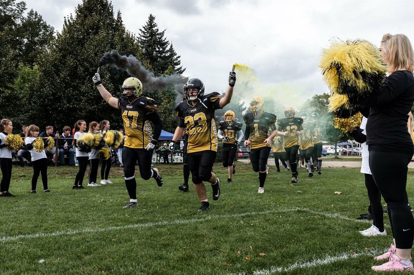 Beim Tryout kann jeder zeigen, ob er das Zeug zum Footballspieler oder Cheerleader hat.