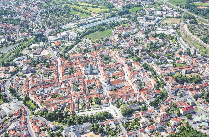 Auch Privatleute können von Stadt- und Landesförderung für Umbauten oder Abriss in Großenhain profitieren. Wichtig ist allerdings: Die Voraussetzungen müssen passen und genau eingehalten werden.